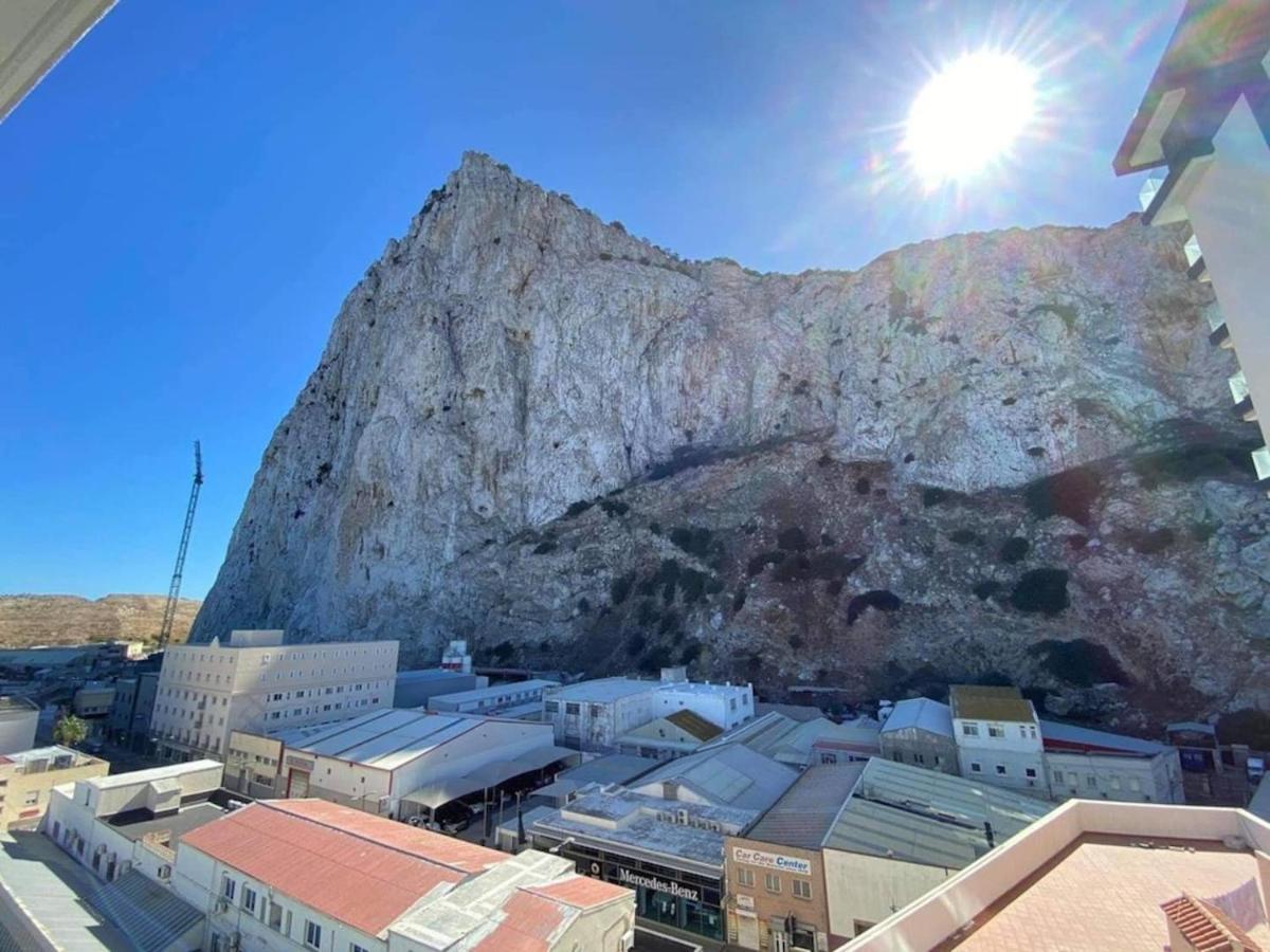 Modern Studio Apartment At The Hub Gibraltar Eksteriør bilde