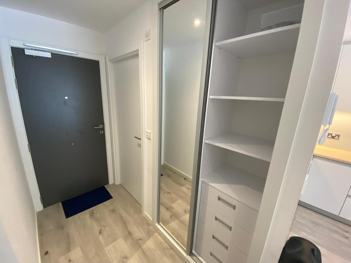 Modern Studio Apartment At The Hub Gibraltar Eksteriør bilde