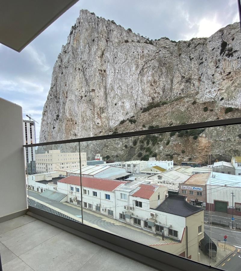 Modern Studio Apartment At The Hub Gibraltar Eksteriør bilde